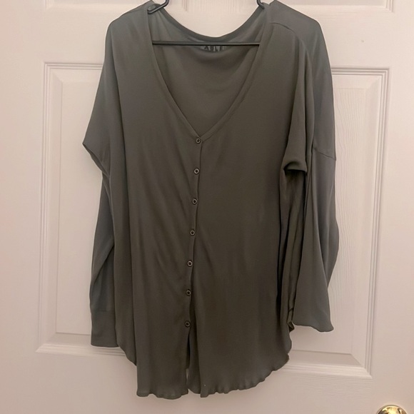 Able Top - Picture 1 of 4